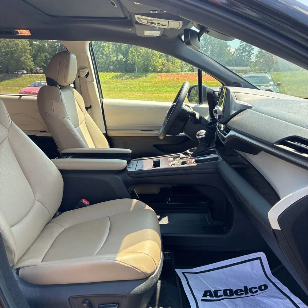 2024 Toyota Sienna XLE 7-Passenger