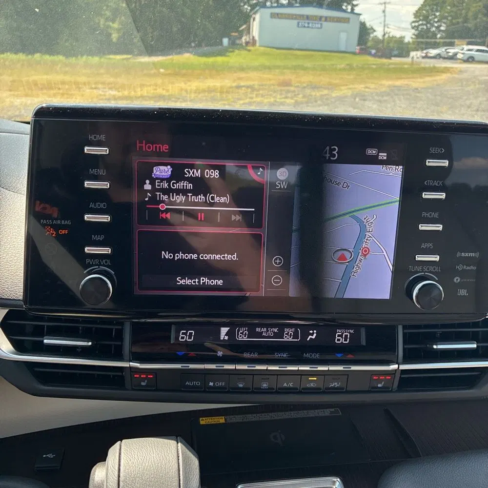 2024 Toyota Sienna XLE 7-Passenger