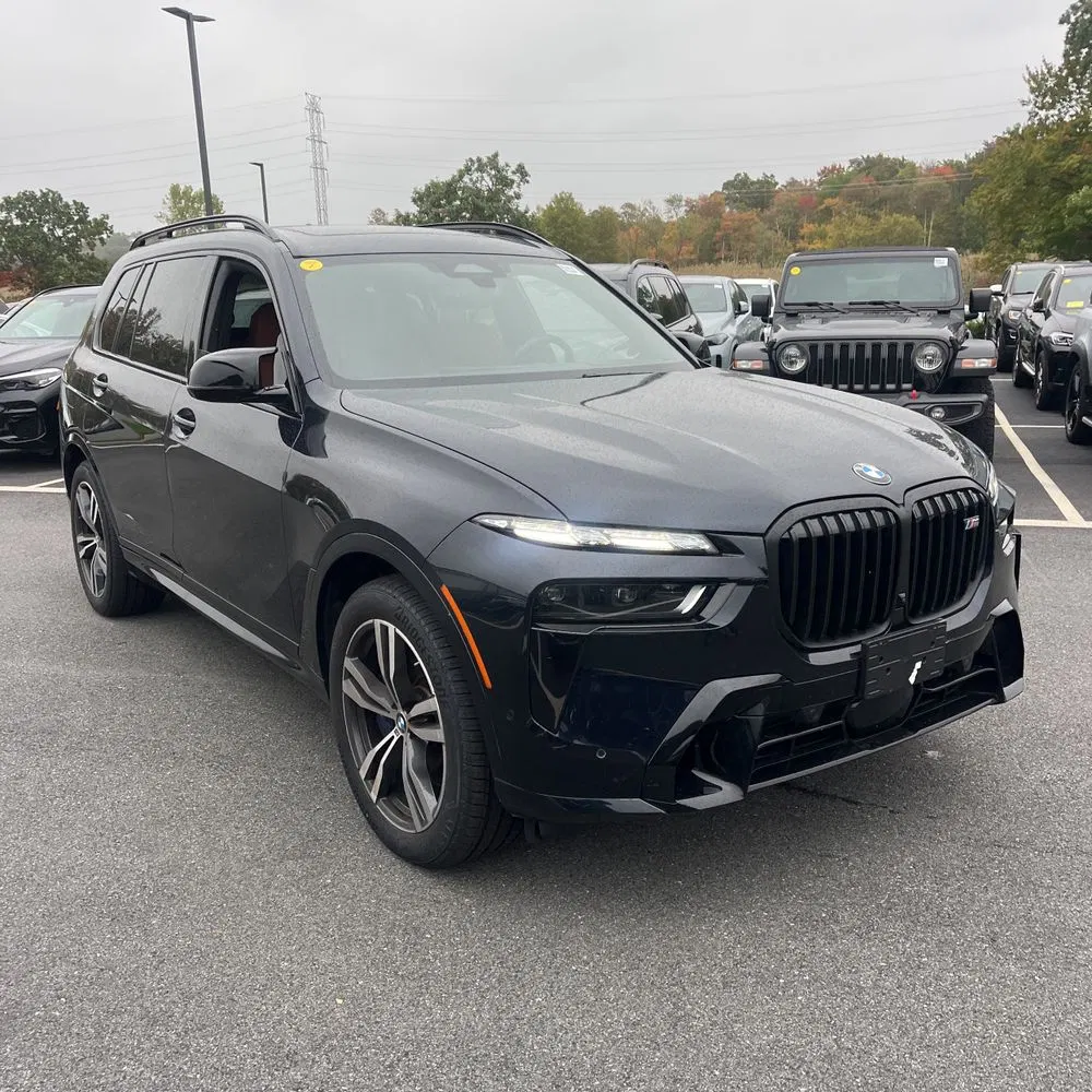 2025 BMW X7 M60i
