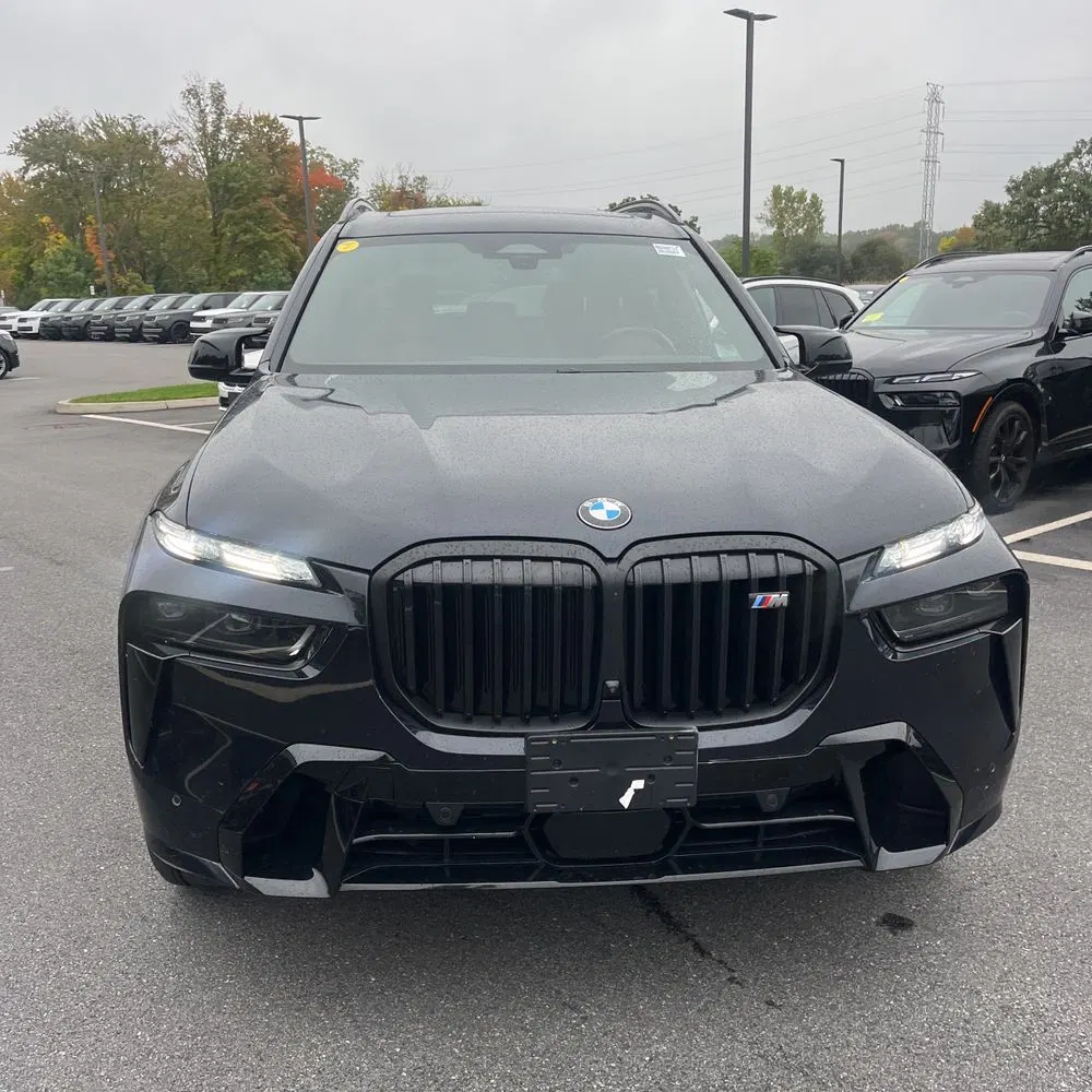 2025 BMW X7 M60i