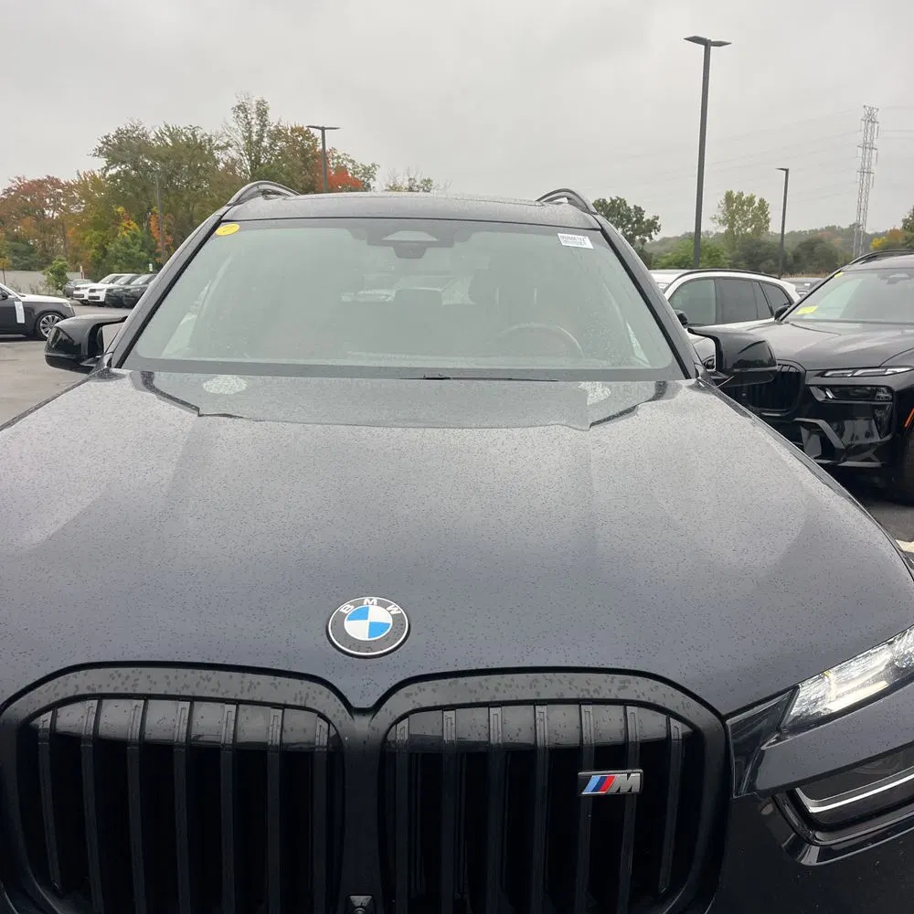 2025 BMW X7 M60i