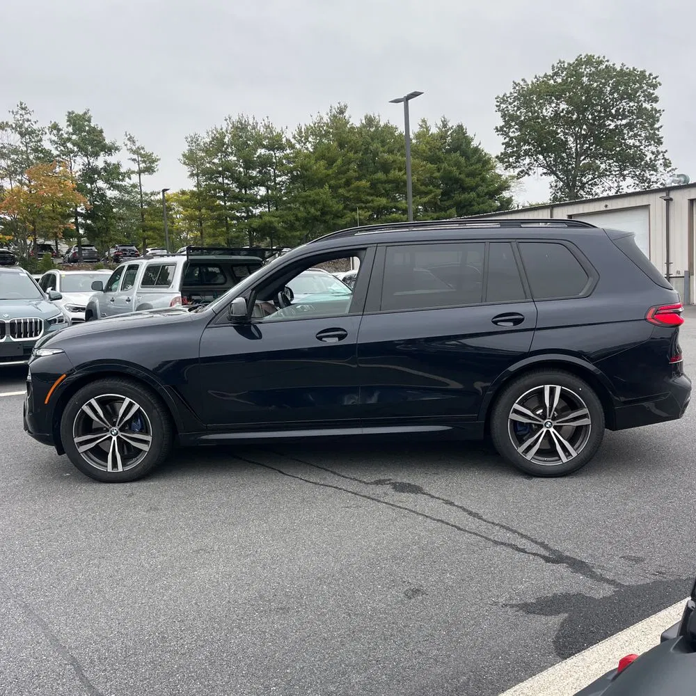 2025 BMW X7 M60i