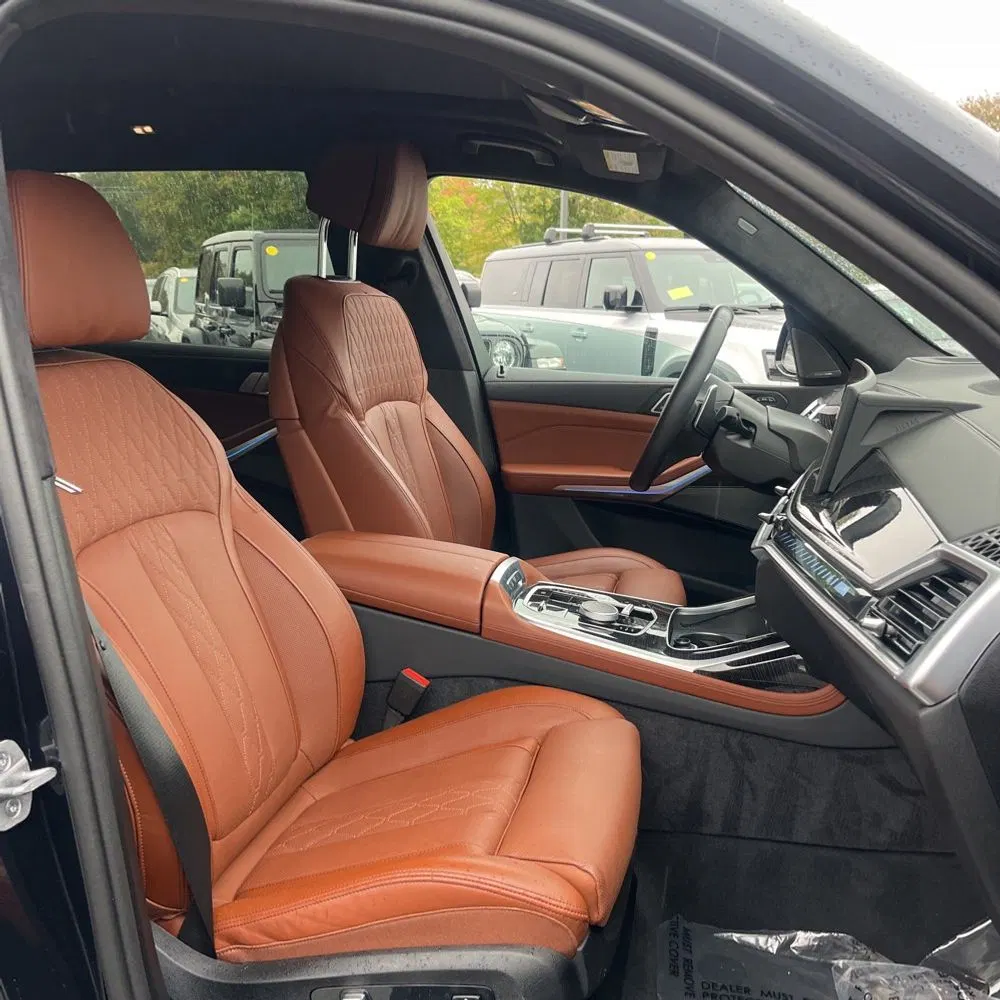 2025 BMW X7 M60i