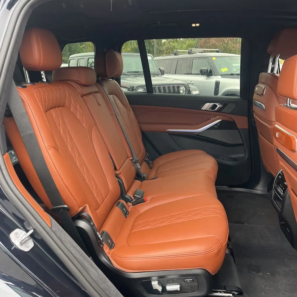 2025 BMW X7 M60i