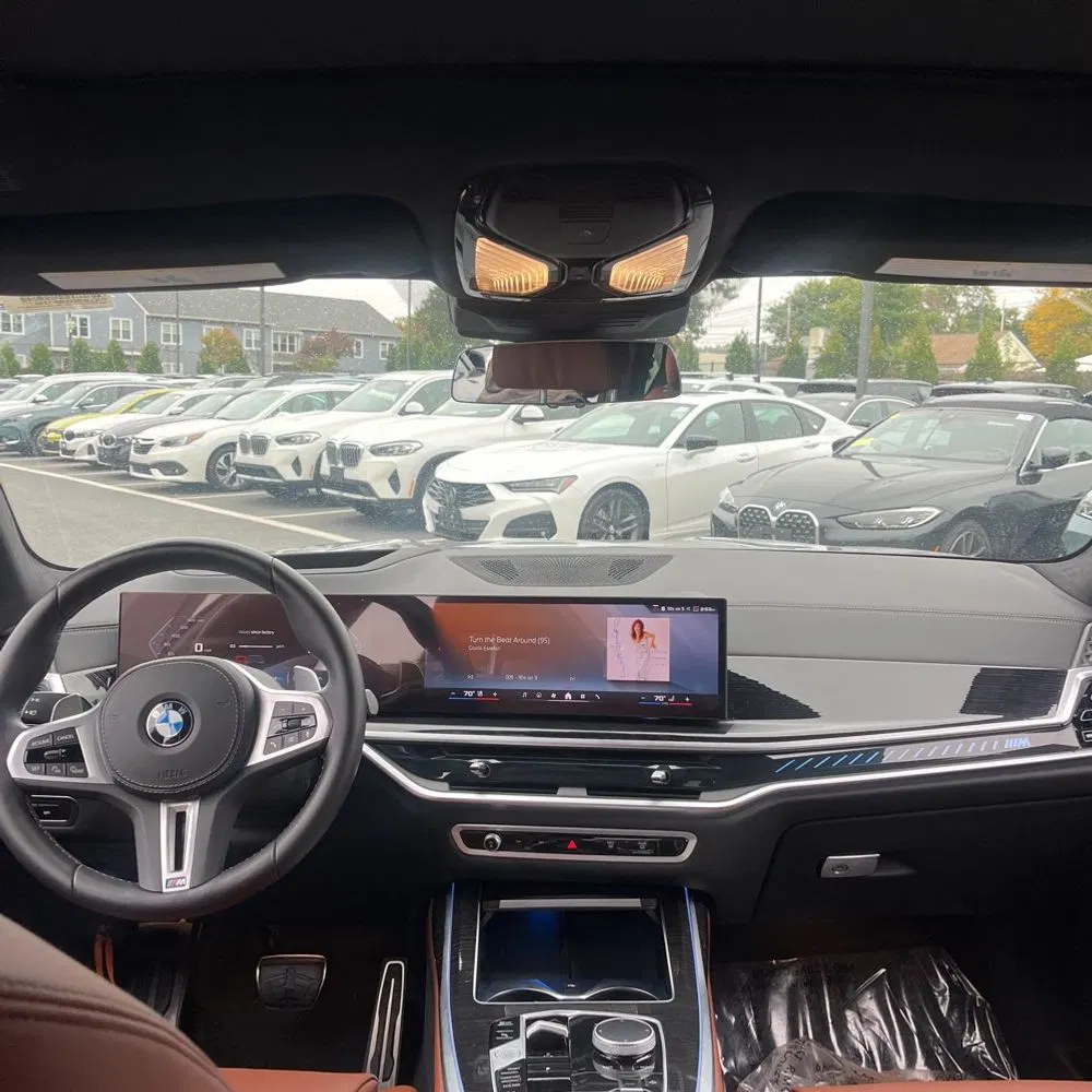 2025 BMW X7 M60i