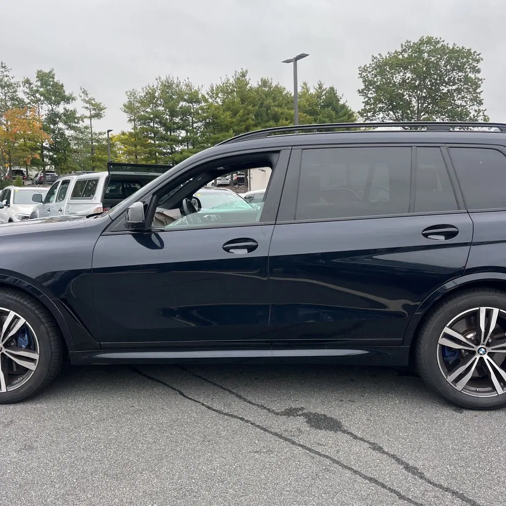 2025 BMW X7 M60i