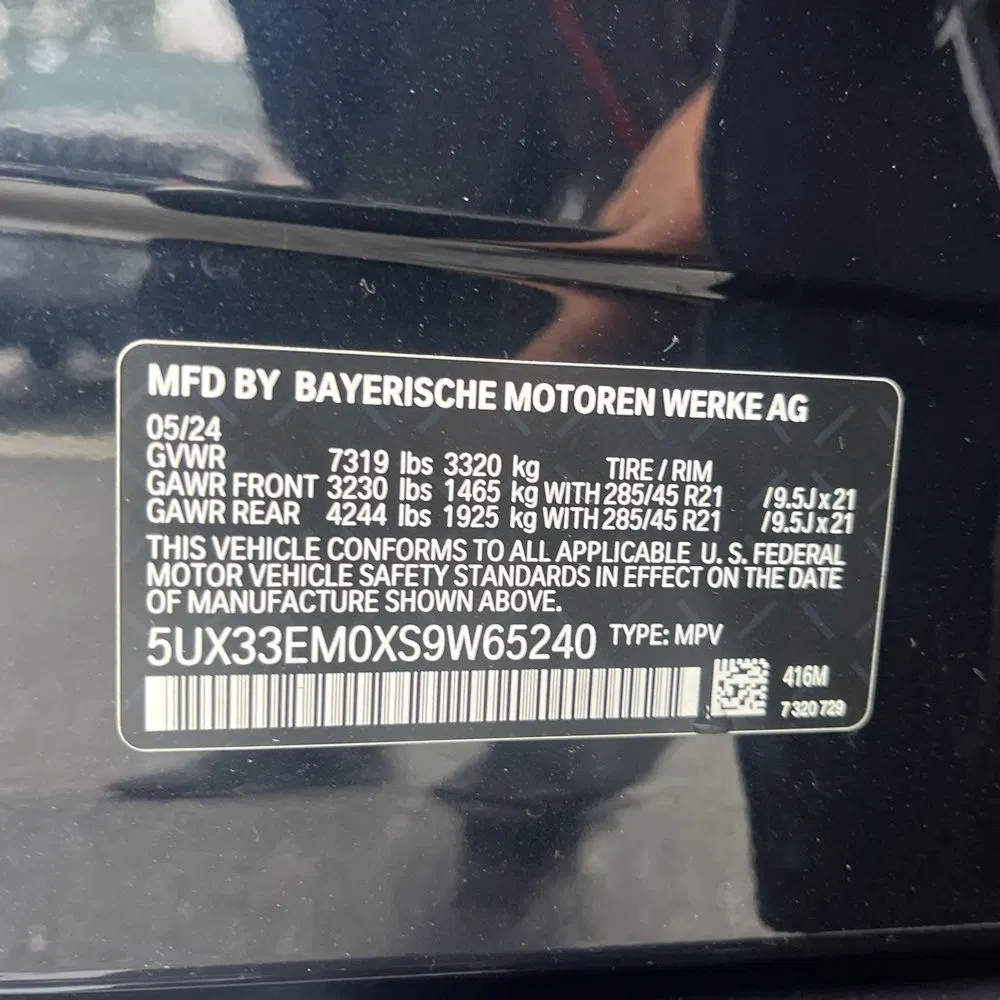 2025 BMW X7 M60i