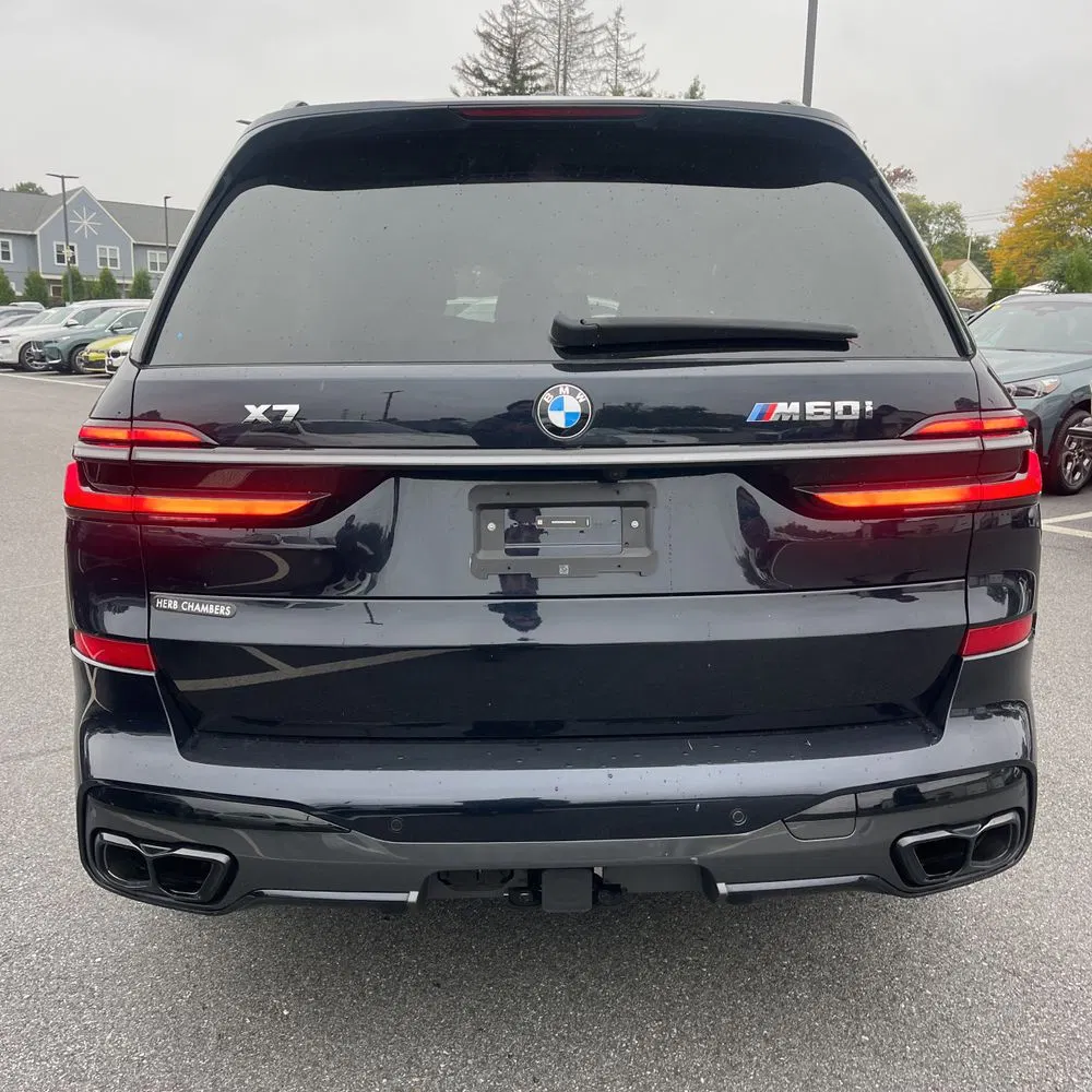 2025 BMW X7 M60i