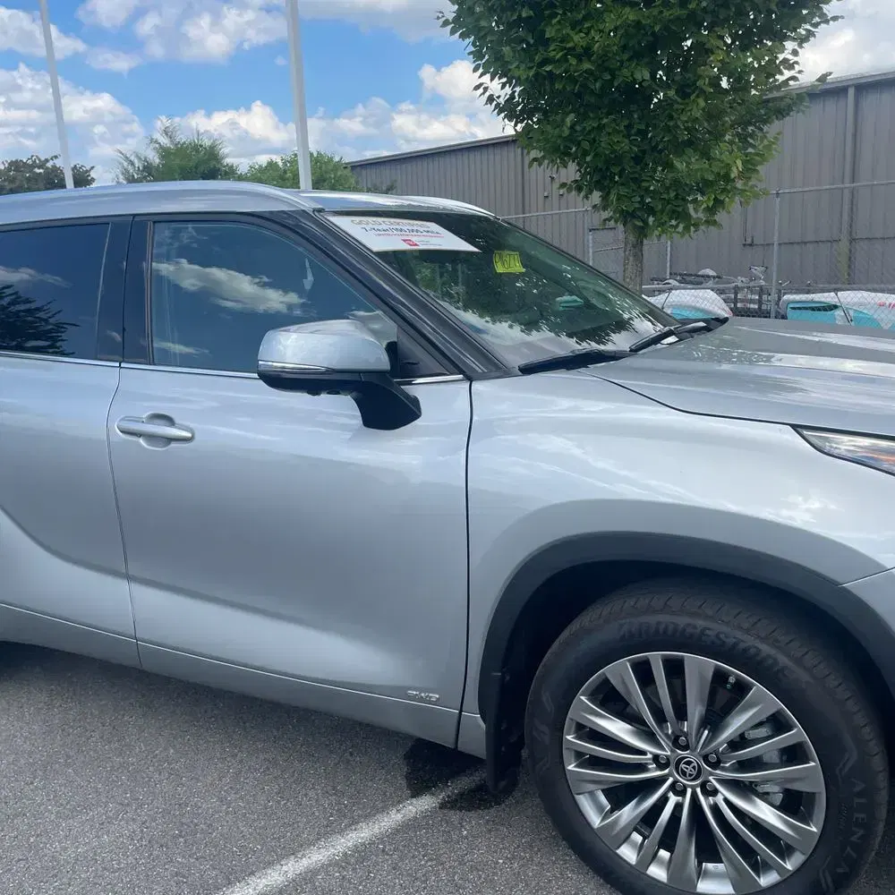 2024 Toyota Highlander Hybrid Platinum