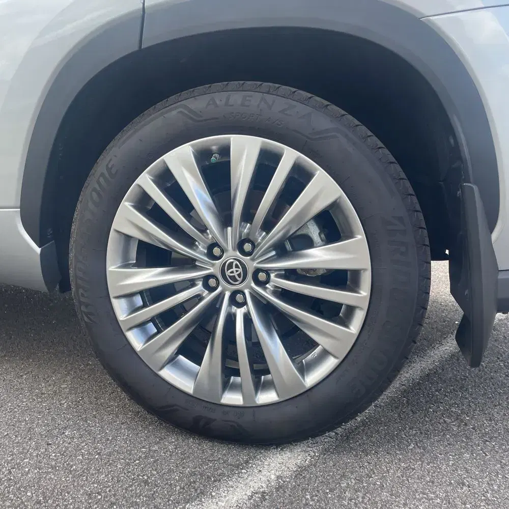 2024 Toyota Highlander Hybrid Platinum