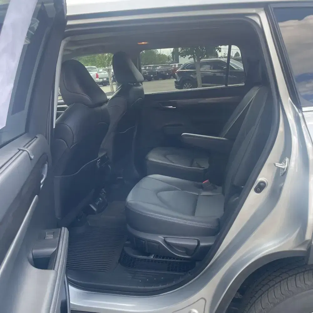 2024 Toyota Highlander Hybrid Platinum
