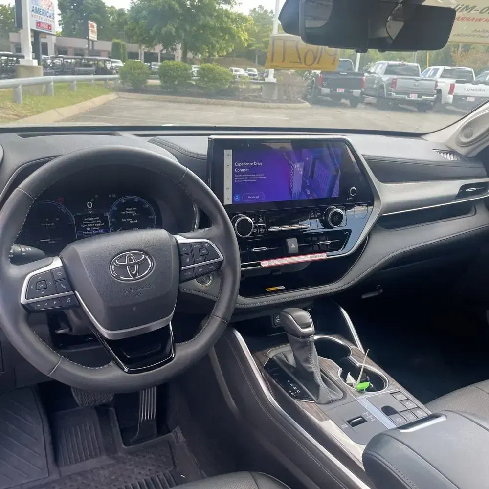 2024 Toyota Highlander Hybrid Platinum