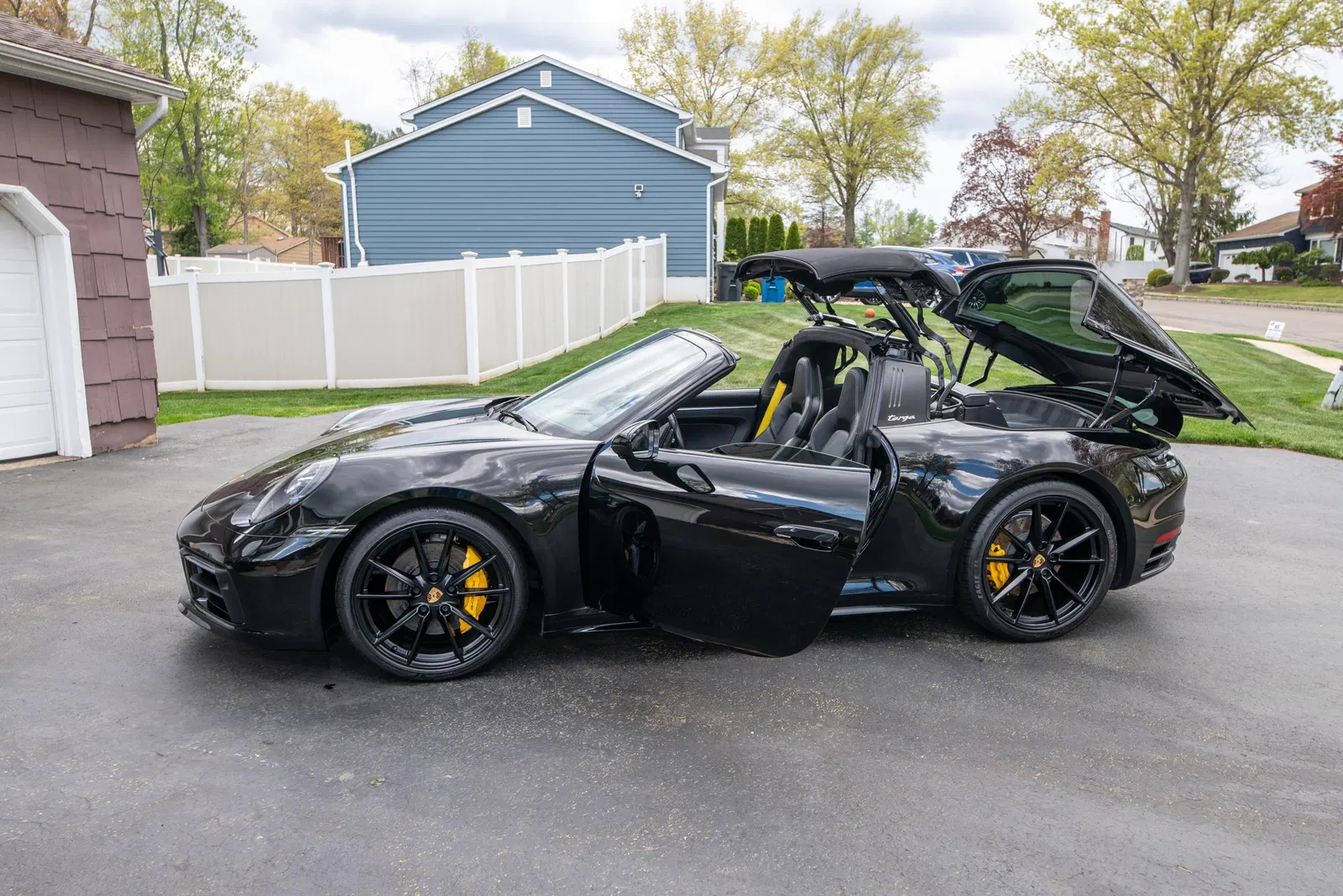 2021 Porsche 911 Targa 4S - ~16,200 Miles, Twin-Turbo Flat-6, Premium Package, Rear Axle Steering