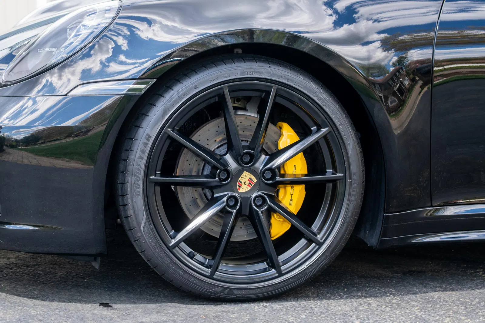 2021 Porsche 911 Targa 4S - ~16,200 Miles, Twin-Turbo Flat-6, Premium Package, Rear Axle Steering