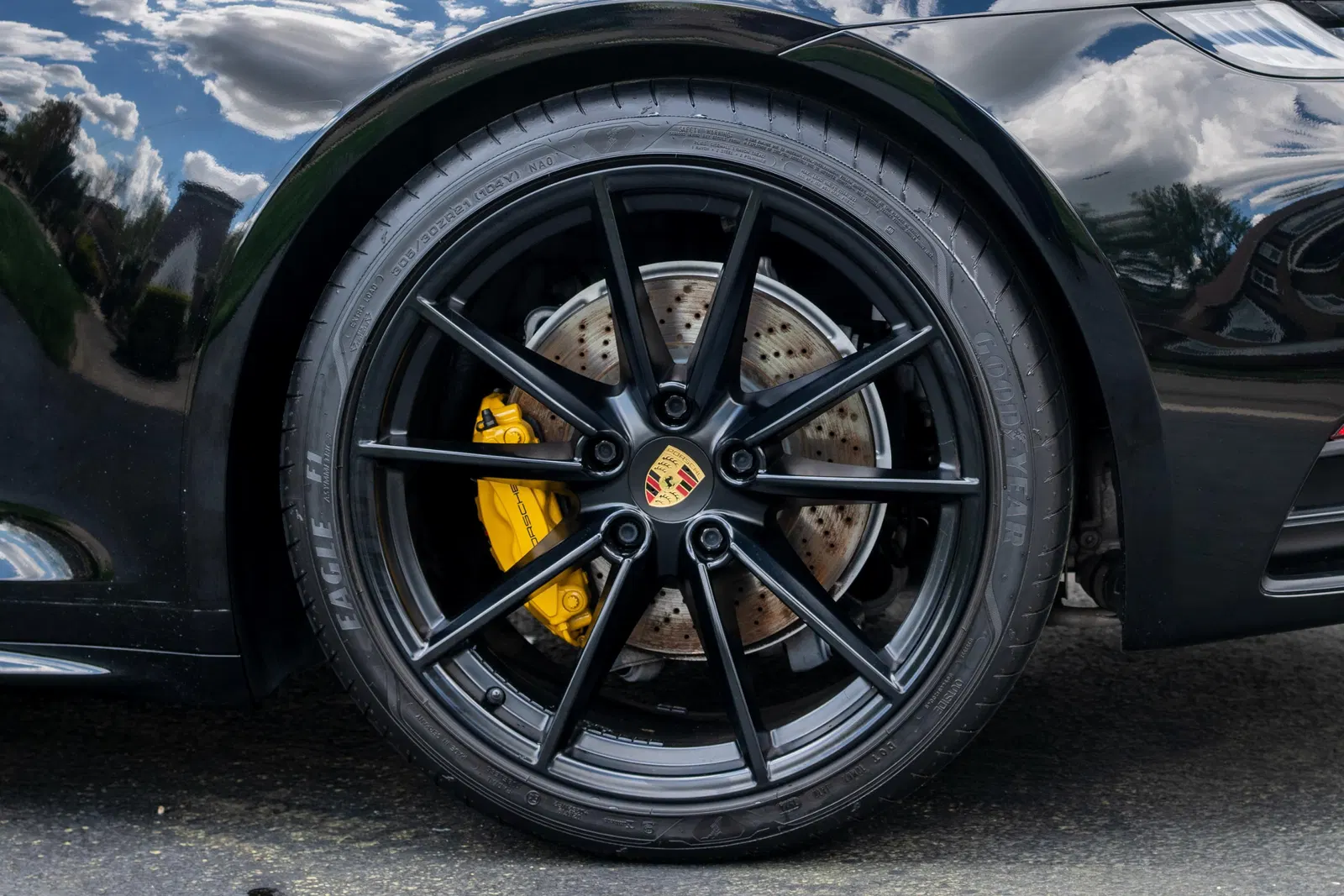 2021 Porsche 911 Targa 4S - ~16,200 Miles, Twin-Turbo Flat-6, Premium Package, Rear Axle Steering
