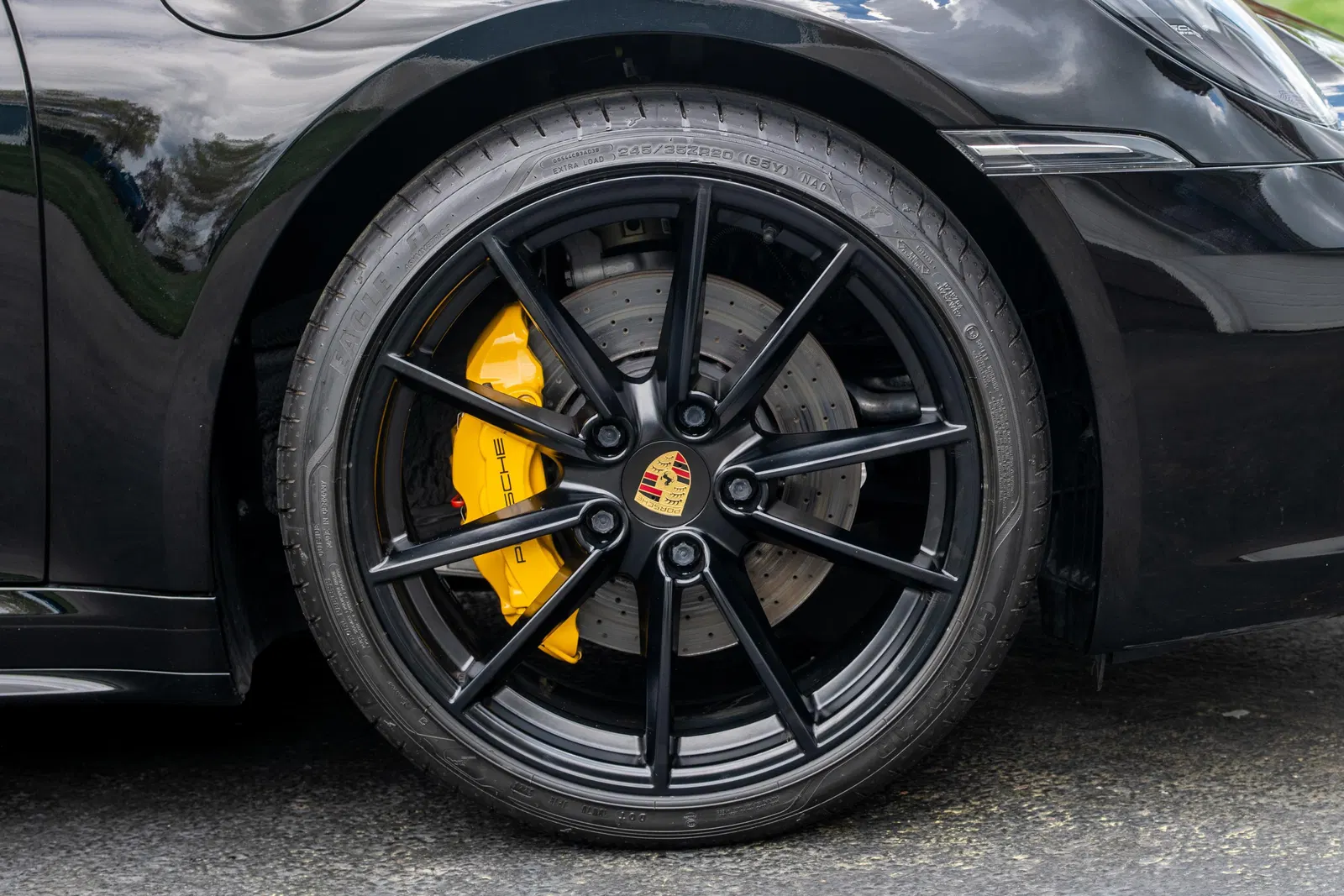 2021 Porsche 911 Targa 4S - ~16,200 Miles, Twin-Turbo Flat-6, Premium Package, Rear Axle Steering