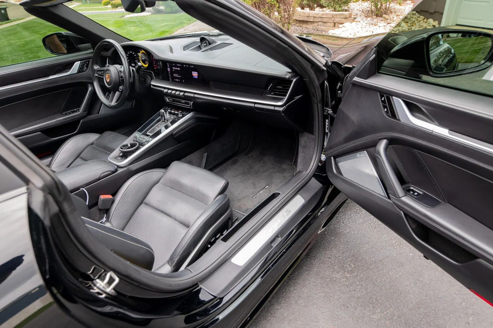 2021 Porsche 911 Targa 4S - ~16,200 Miles, Twin-Turbo Flat-6, Premium Package, Rear Axle Steering