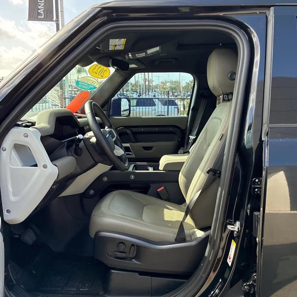 2023 Land Rover Defender 110 SE