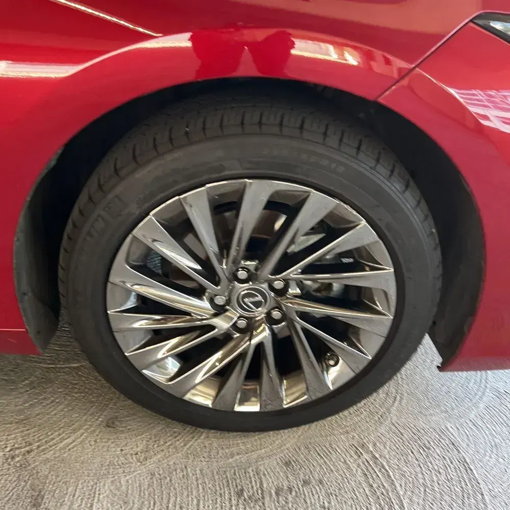 2024 Lexus ES 300h Luxury