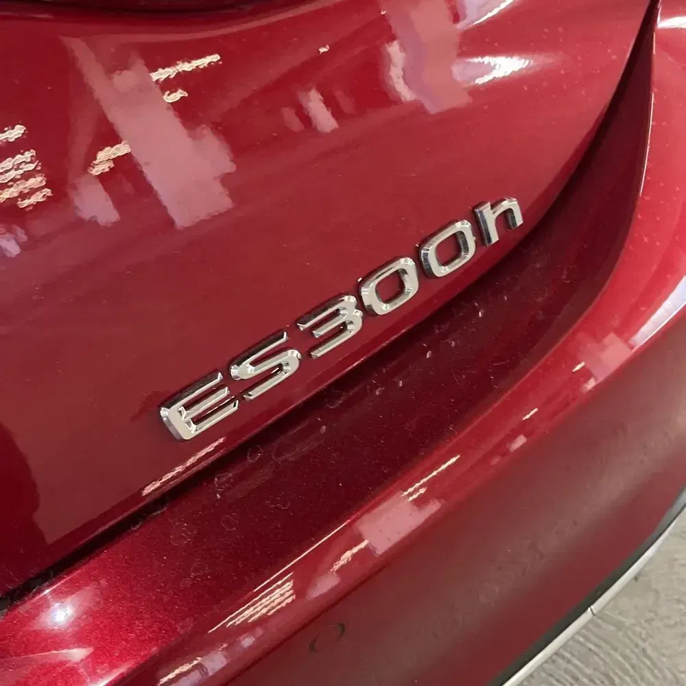 2024 Lexus ES 300h Luxury