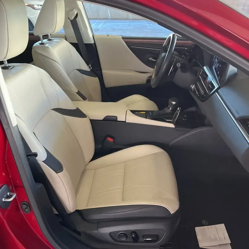 2024 Lexus ES 300h Luxury