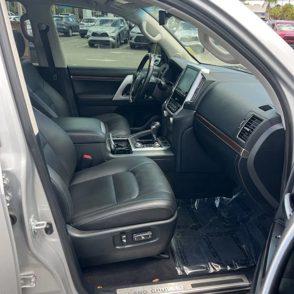 2020 Toyota Land Cruiser Base