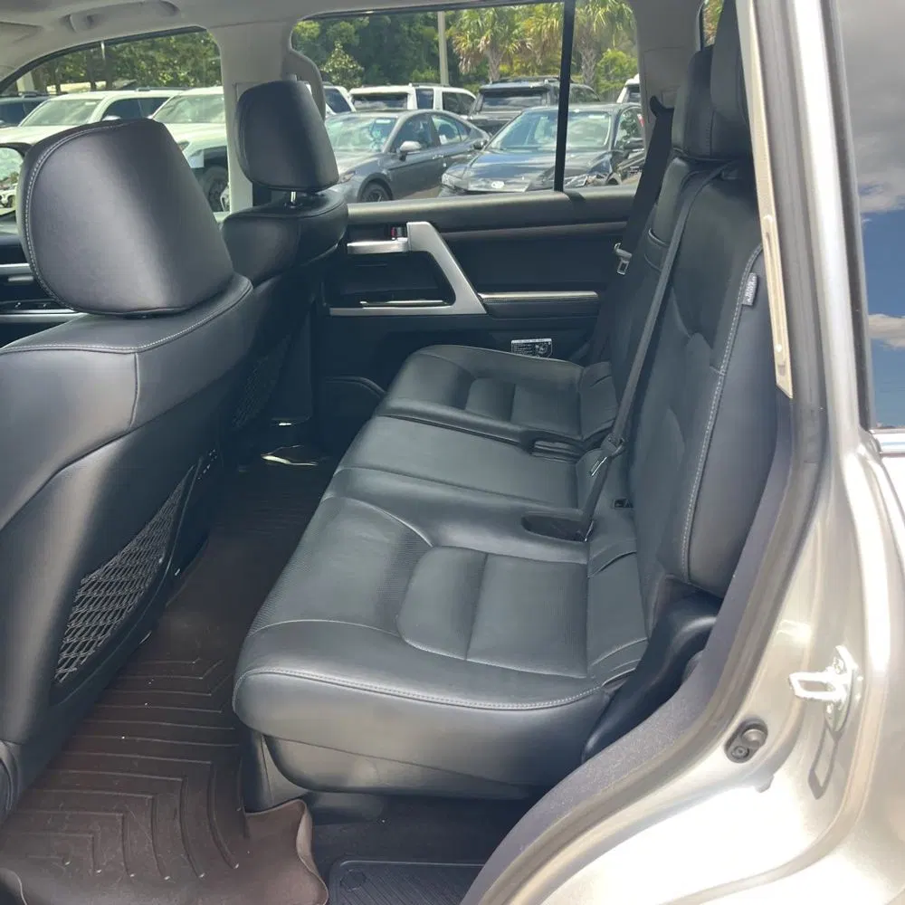 2020 Toyota Land Cruiser Base