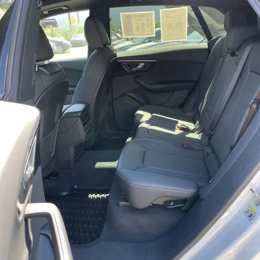 2025 Audi Q8 Premium 55