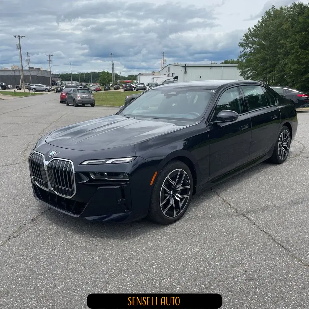 2023 BMW 7-Series 740i