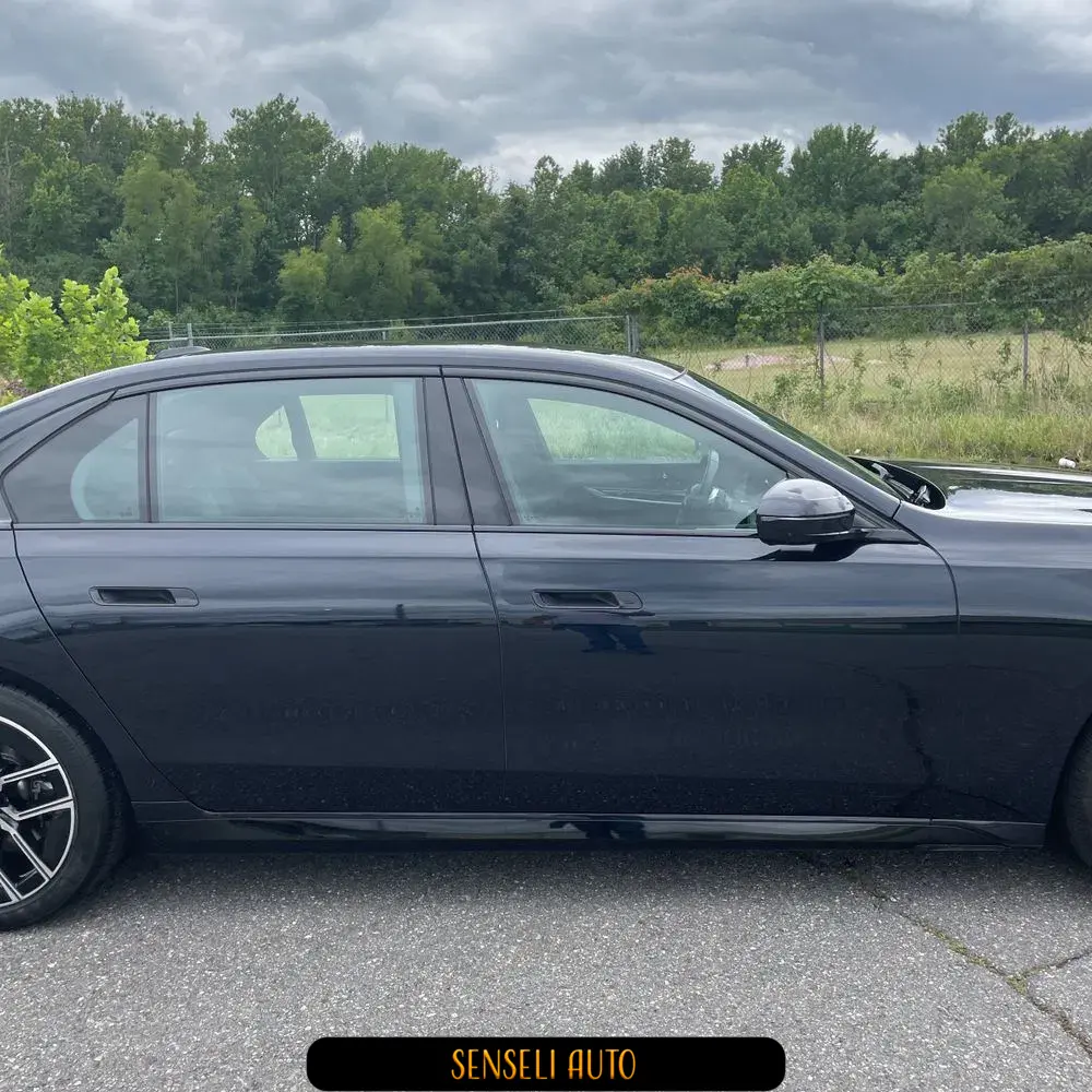2023 BMW 7-Series 740i
