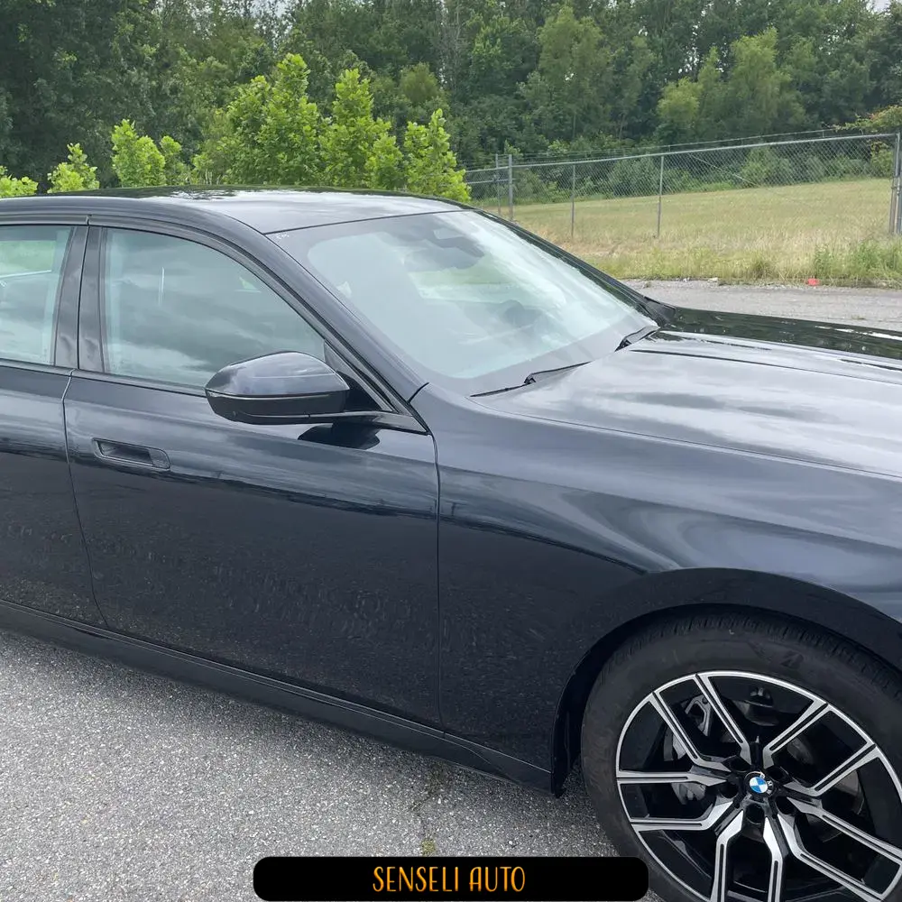 2023 BMW 7-Series 740i