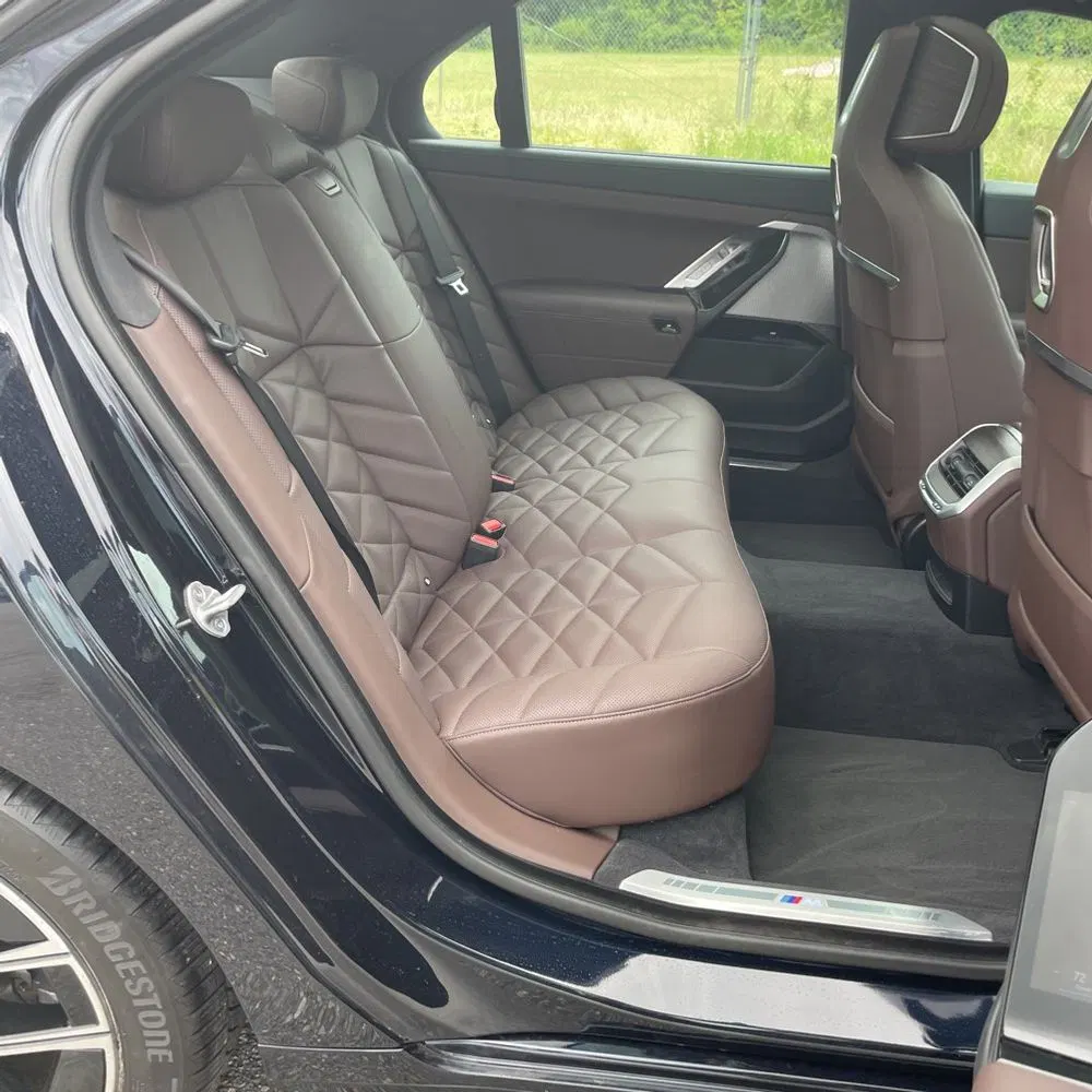 2023 BMW 7-Series 740i