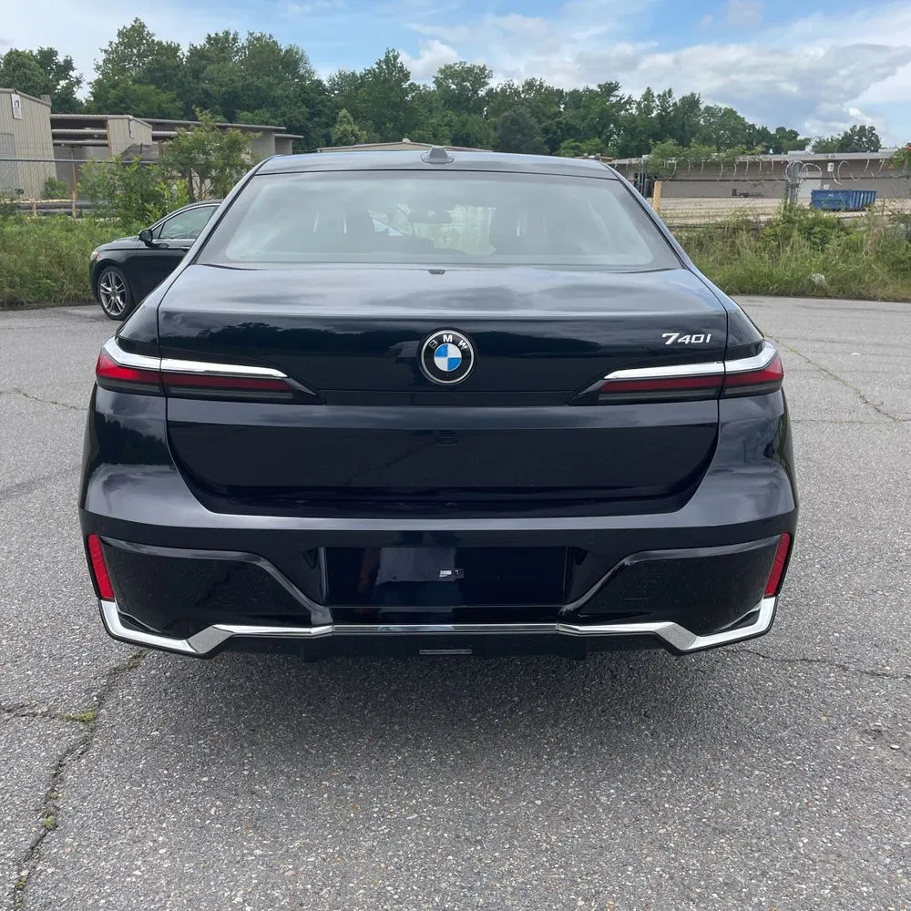 2023 BMW 7-Series 740i