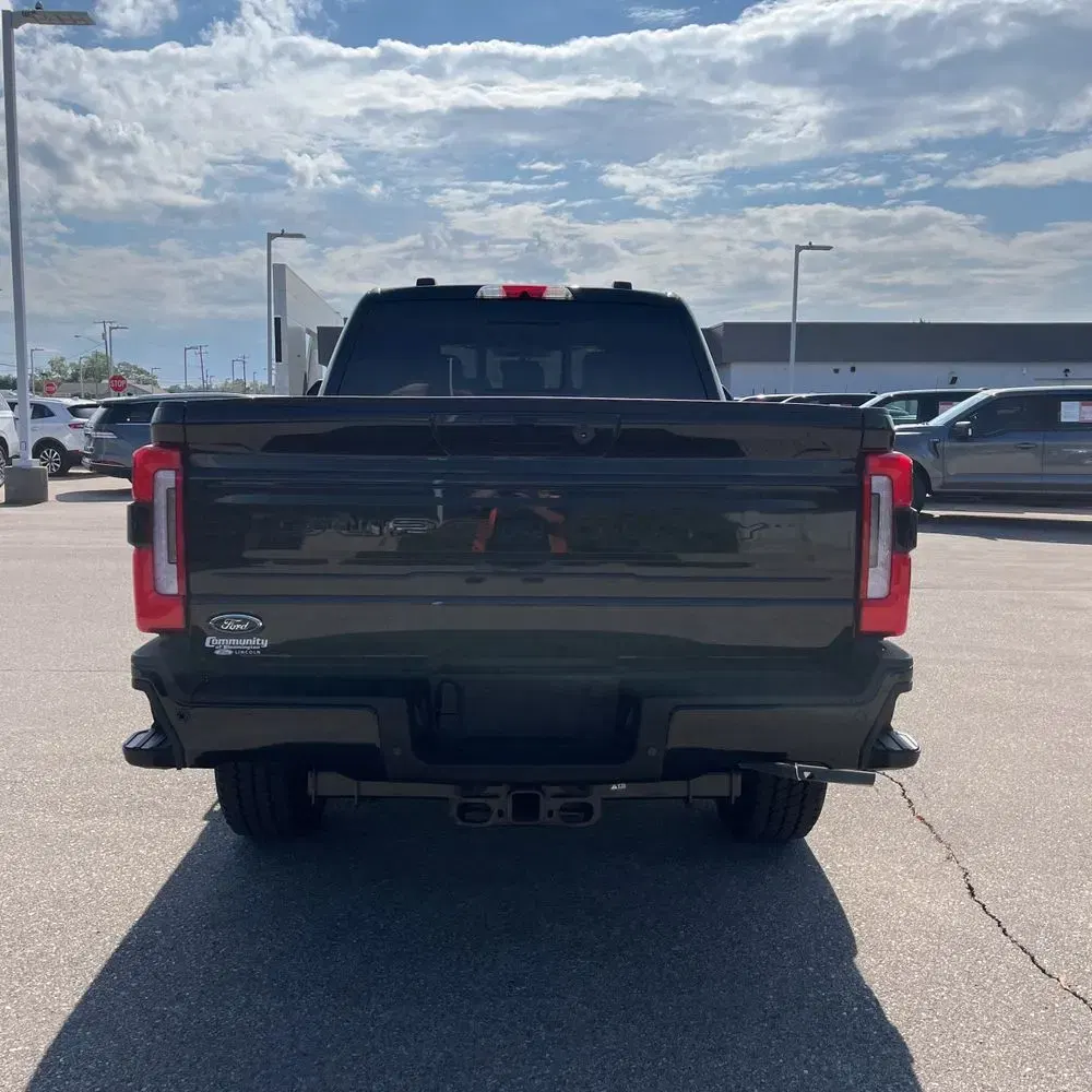 2025 Ford F-350 Super Duty Platinum
