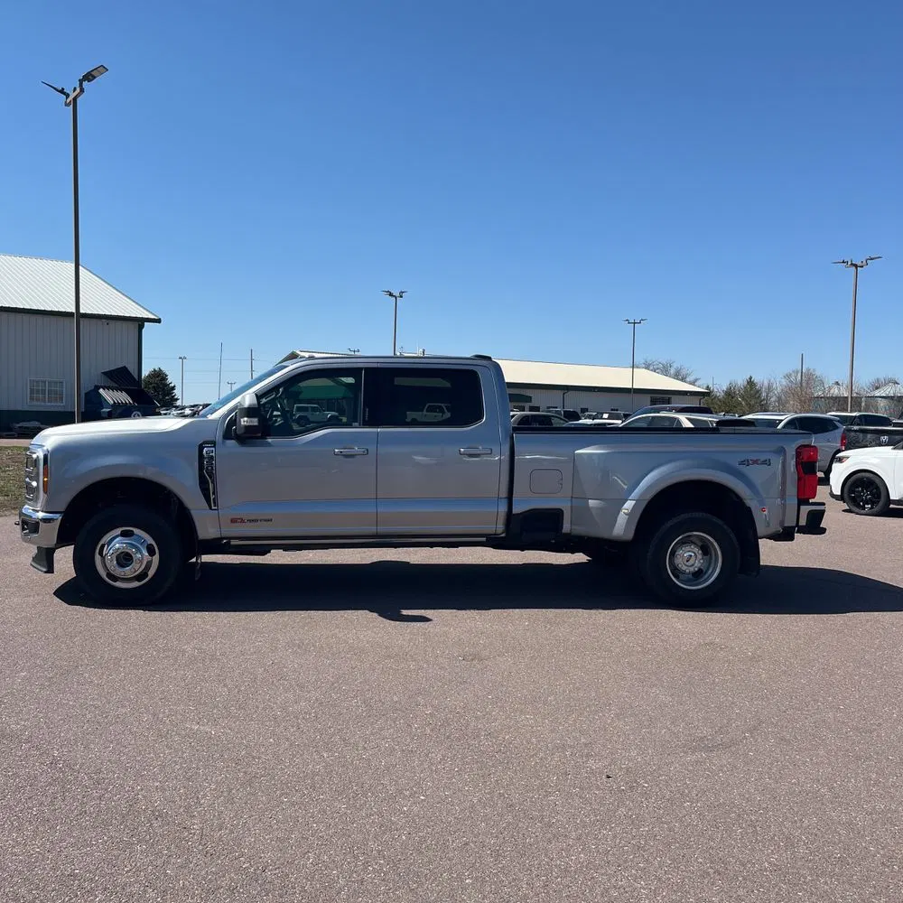 2023 Ford F350 S/D Lariat