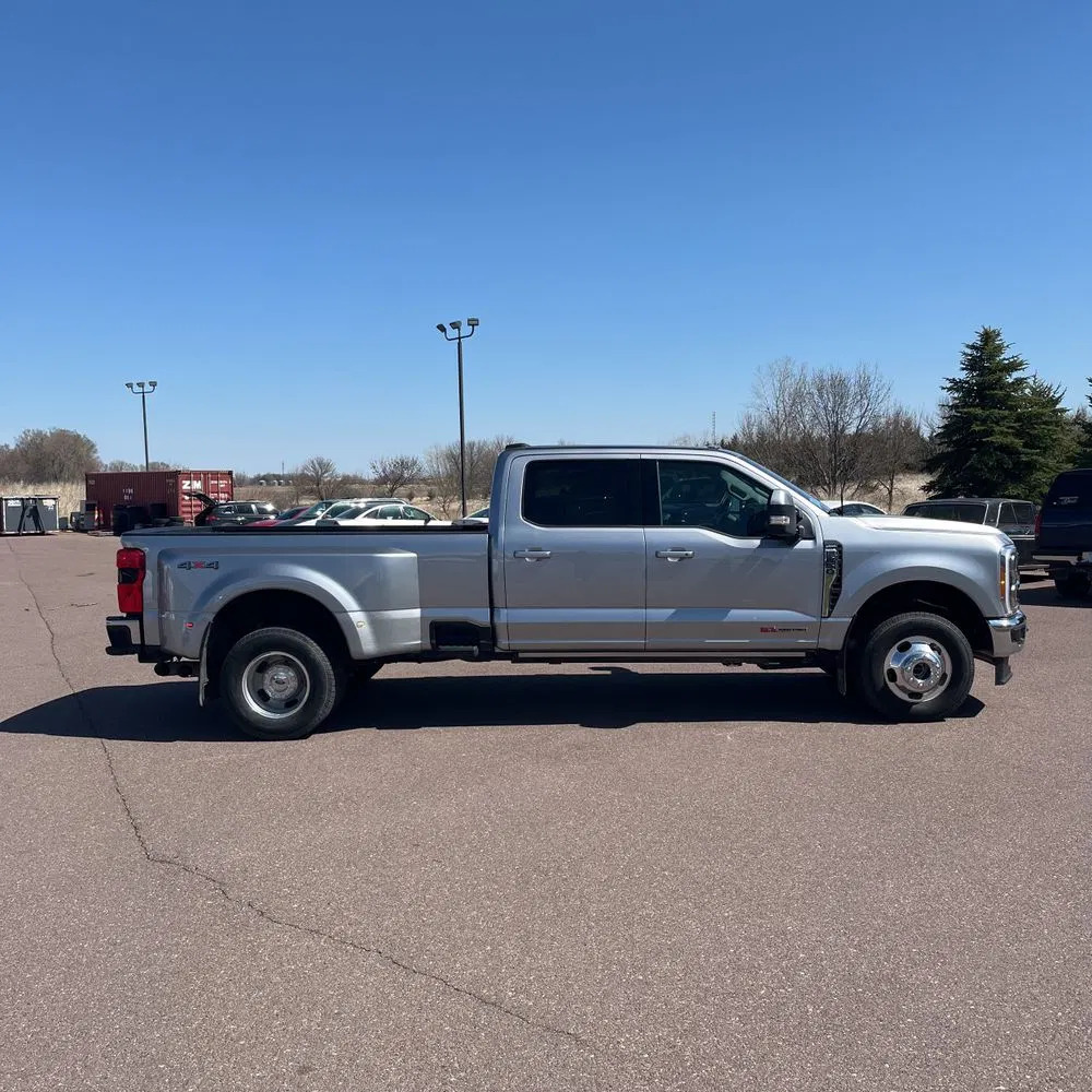 2023 Ford F350 S/D Lariat