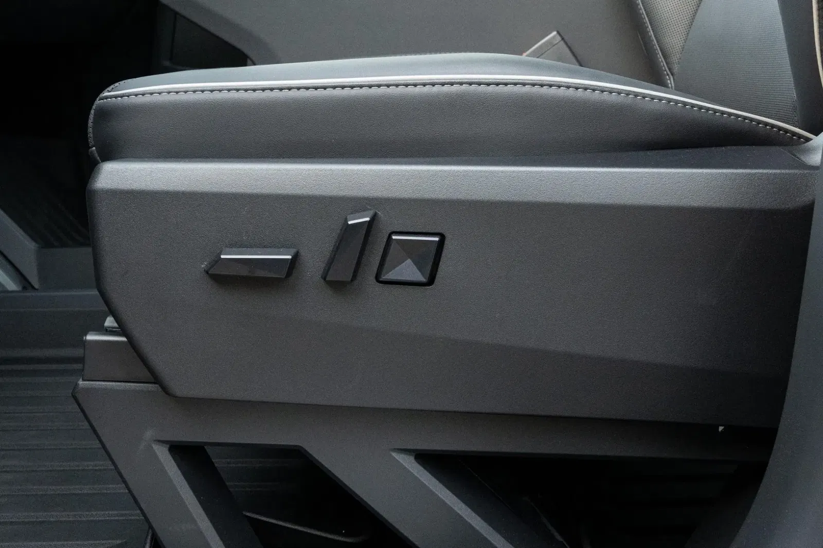 2024 Tesla Cybertruck AWD Foundation Series