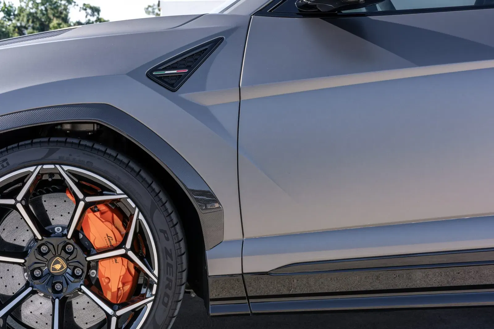 2023 Lamborghini Urus Performante