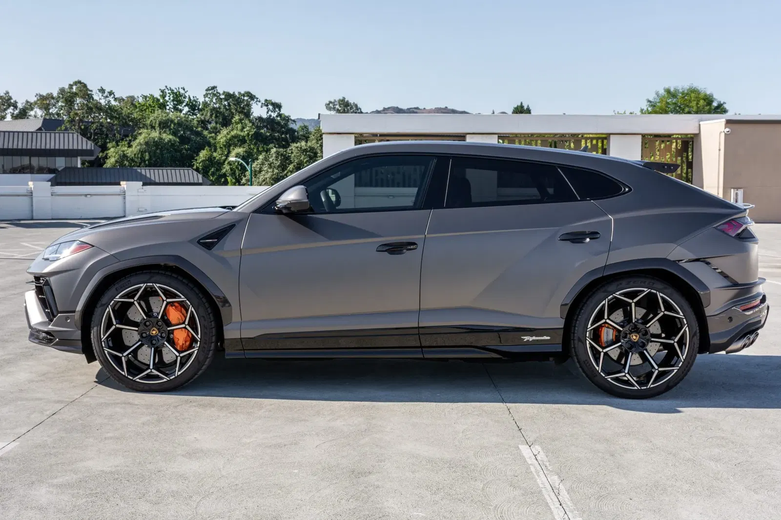 2023 Lamborghini Urus Performante