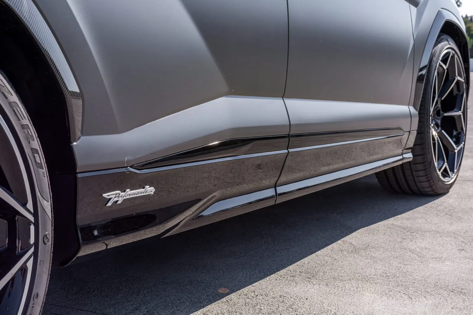 2023 Lamborghini Urus Performante