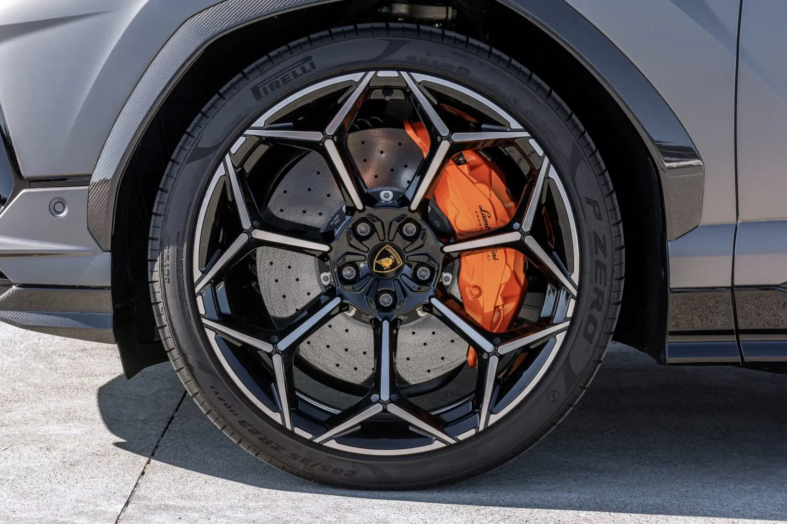 2023 Lamborghini Urus Performante