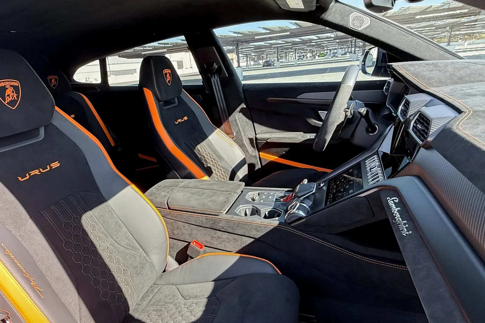 2023 Lamborghini Urus Performante