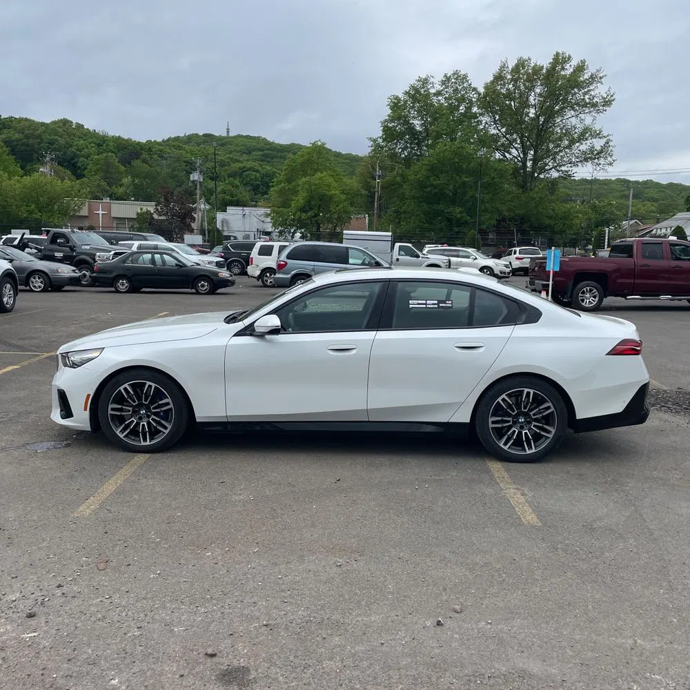 2025 BMW 5-Series 540i xDrive