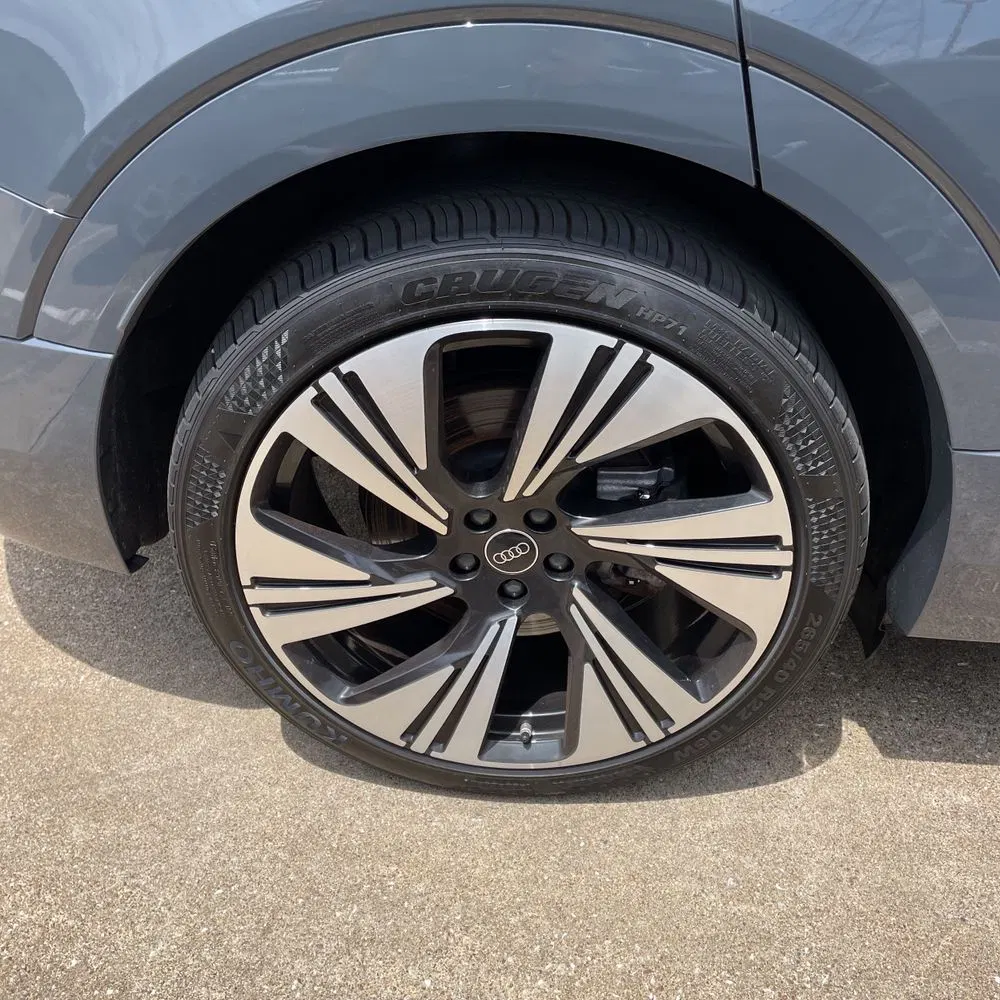 2024 Audi Q8 e-tron S-Line Pres
