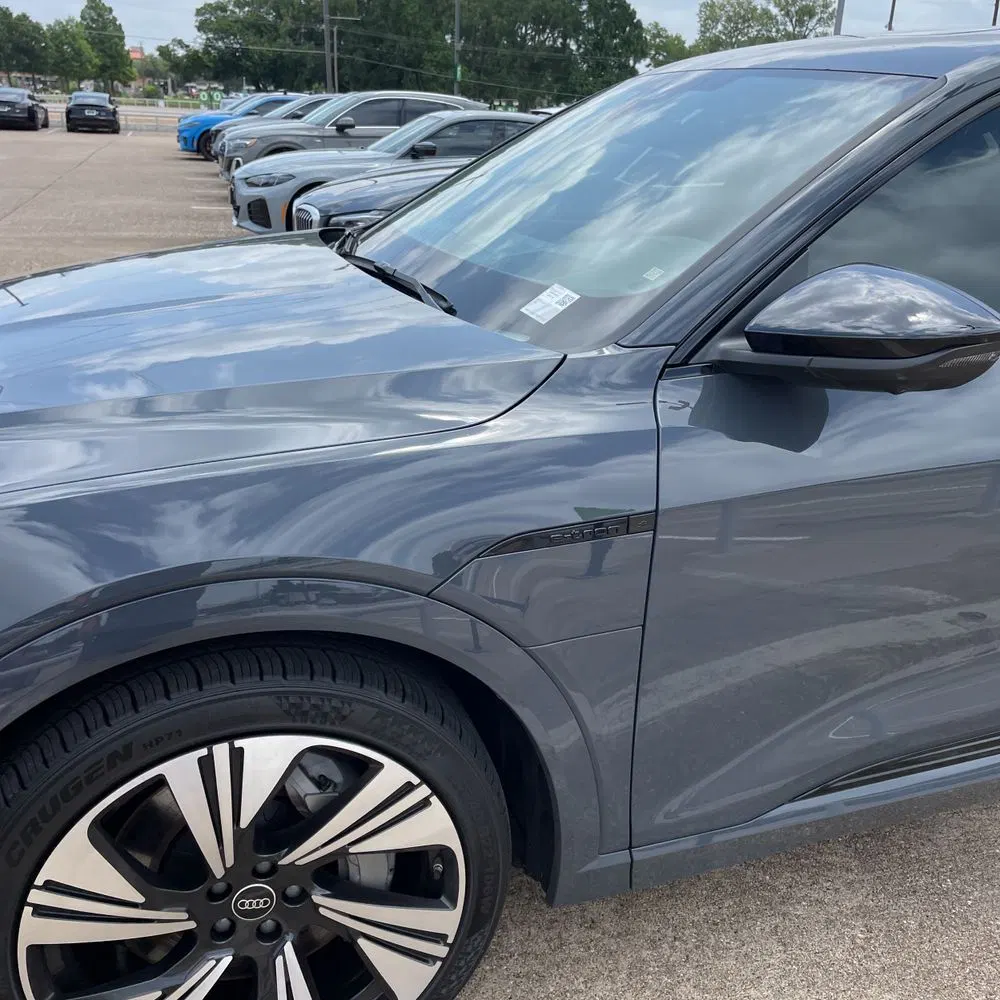 2024 Audi Q8 e-tron S-Line Pres