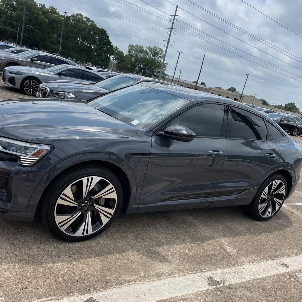 2024 Audi Q8 e-tron S-Line Pres