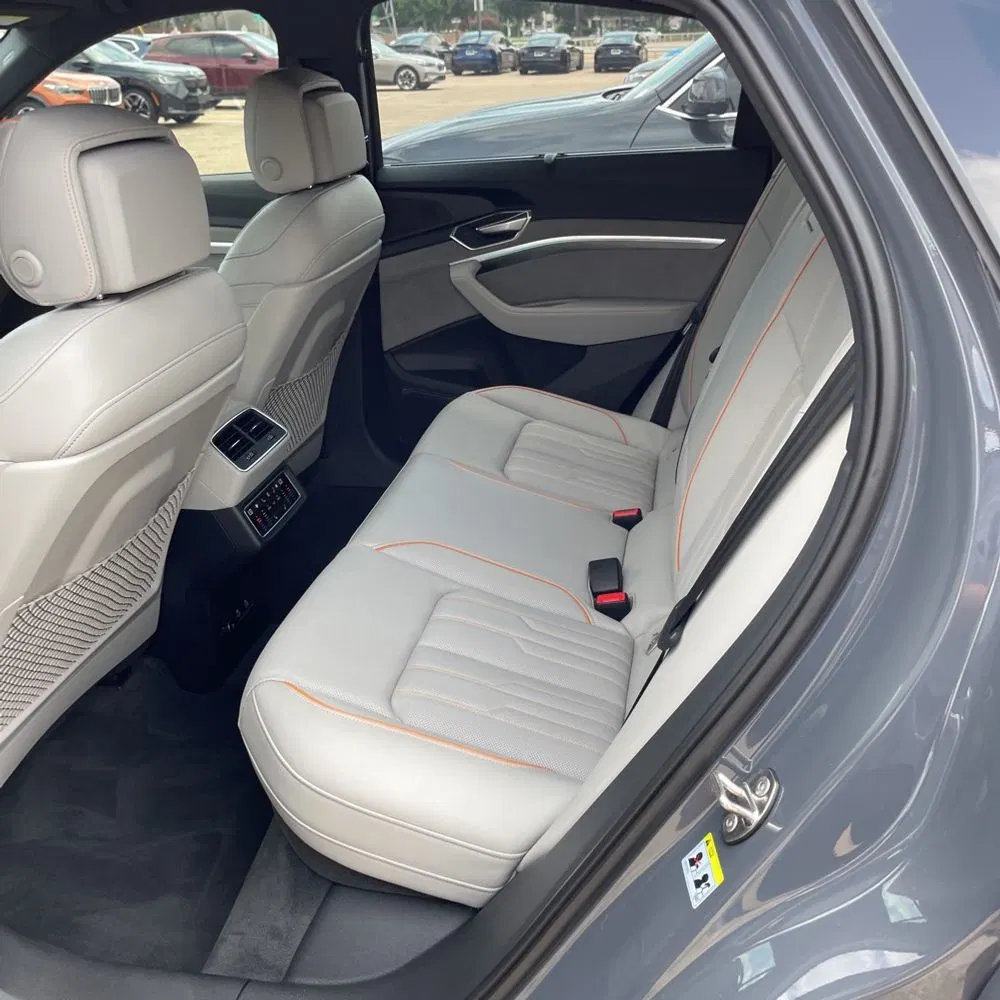 2024 Audi Q8 e-tron S-Line Pres