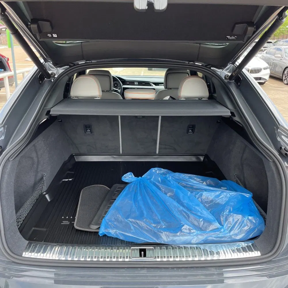 2024 Audi Q8 e-tron S-Line Pres