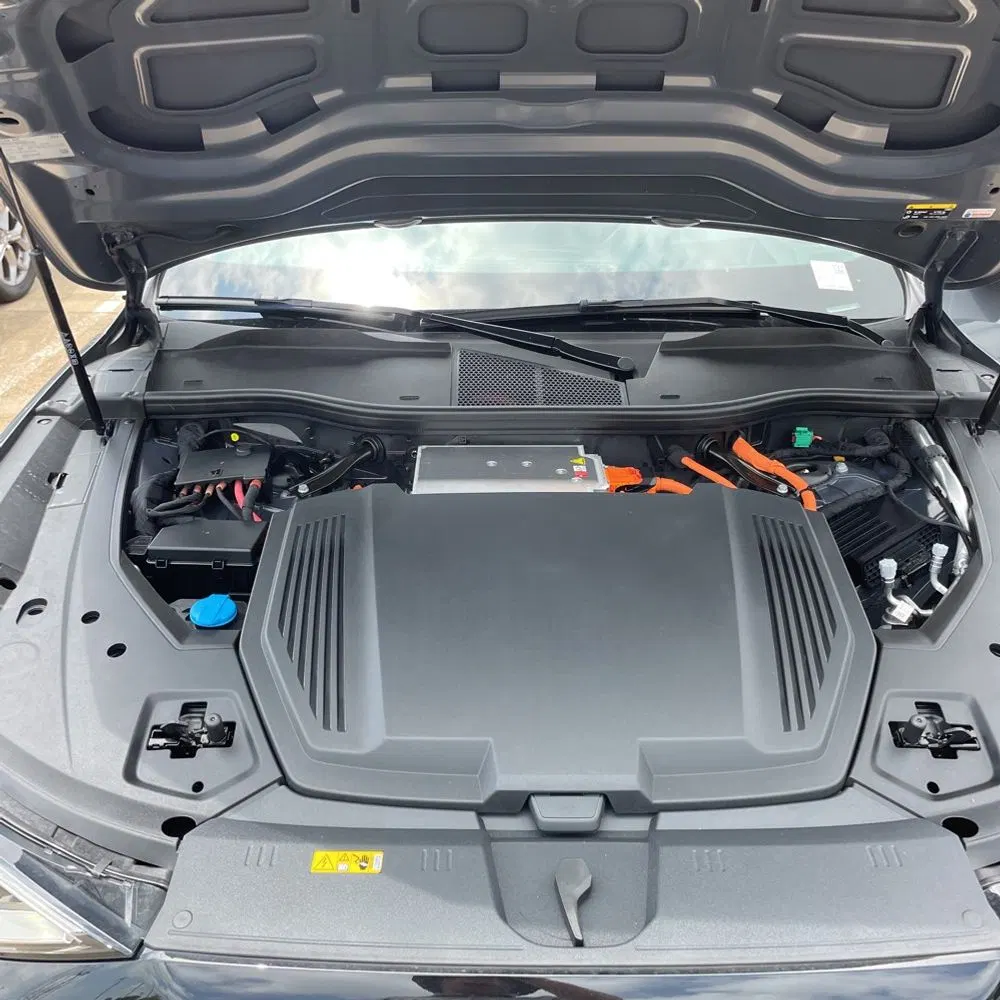 2024 Audi Q8 e-tron S-Line Pres