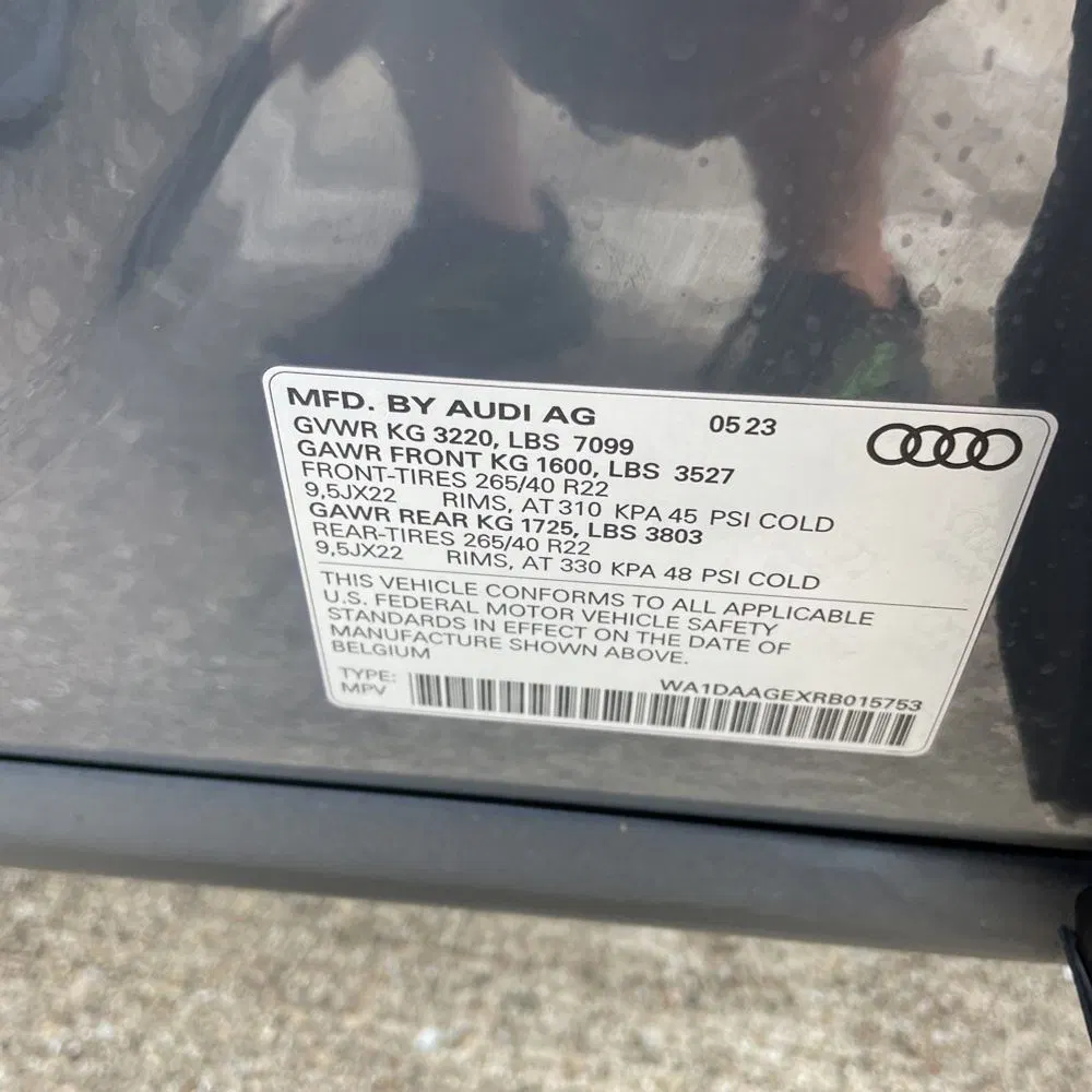 2024 Audi Q8 e-tron S-Line Pres